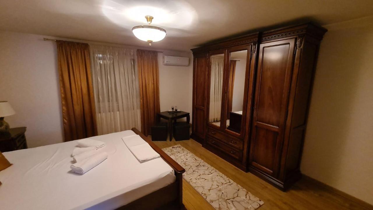 Casa Luca Hotel Moldova Noua Ngoại thất bức ảnh