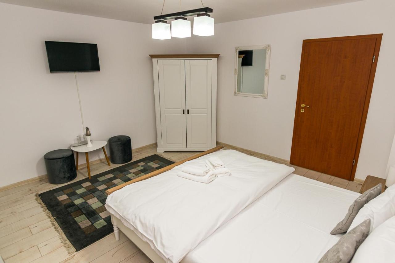 Casa Luca Hotel Moldova Noua Ngoại thất bức ảnh