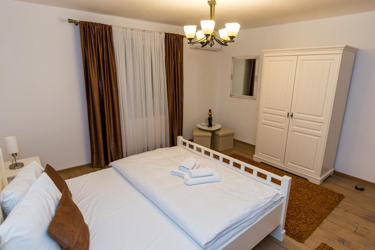 Casa Luca Hotel Moldova Noua Ngoại thất bức ảnh