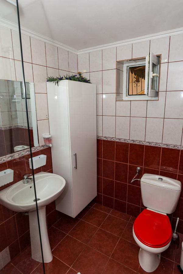 Casa Luca Hotel Moldova Noua Ngoại thất bức ảnh