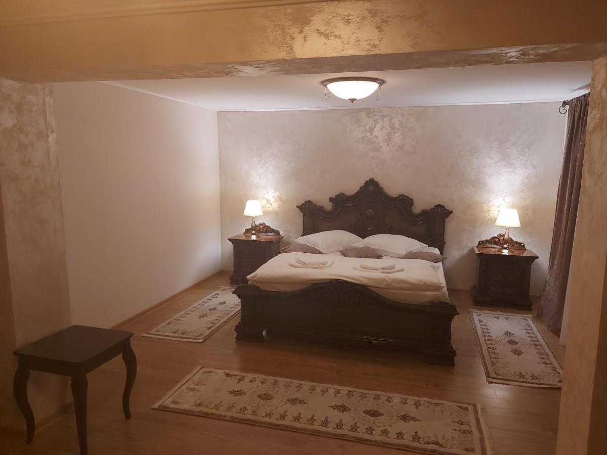 Casa Luca Hotel Moldova Noua Ngoại thất bức ảnh