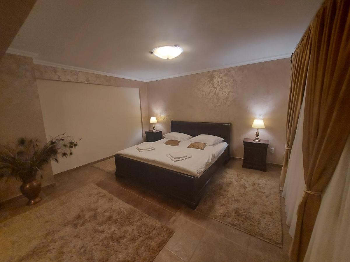 Casa Luca Hotel Moldova Noua Ngoại thất bức ảnh